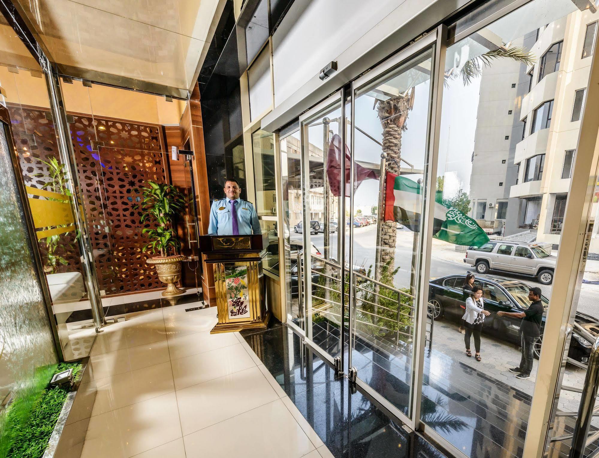 Bravo Royal Hotel Suites Kuwait City Exterior photo